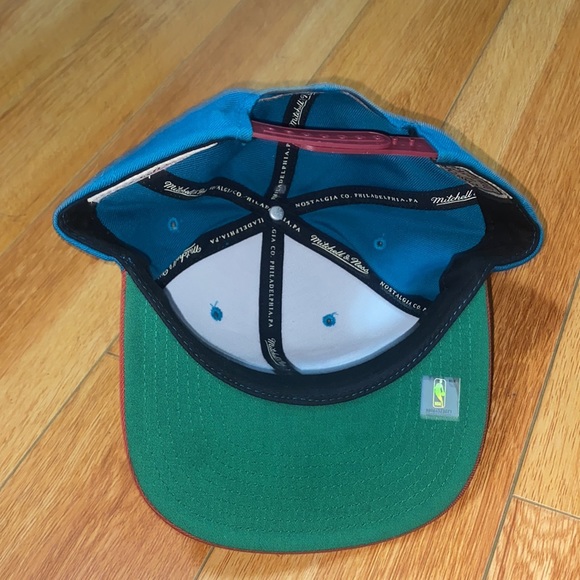 Detroit Pistons SnapBack - Picture 2 of 2